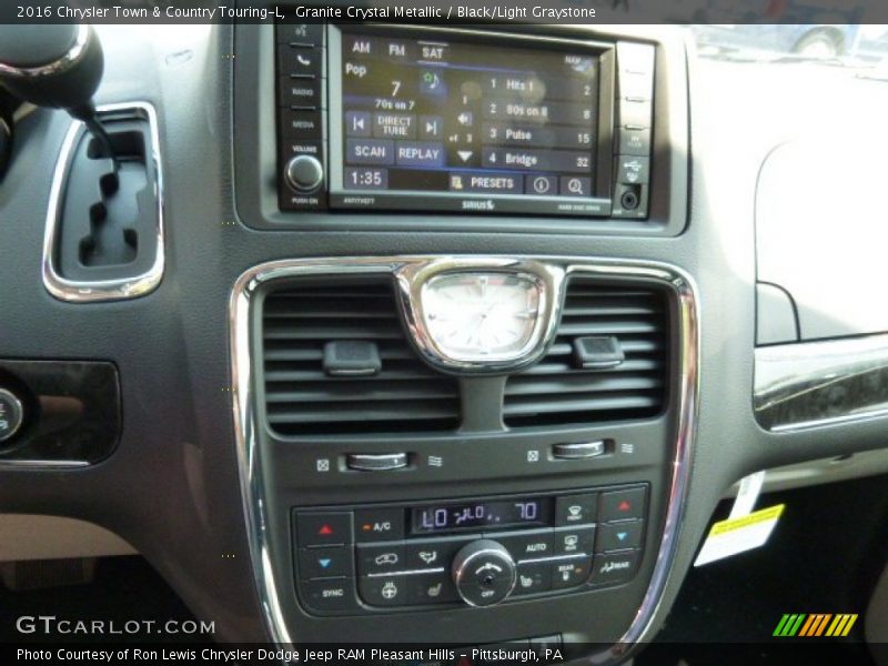 Granite Crystal Metallic / Black/Light Graystone 2016 Chrysler Town & Country Touring-L