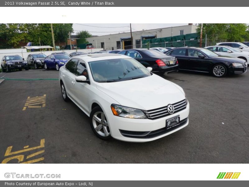Candy White / Titan Black 2013 Volkswagen Passat 2.5L SE