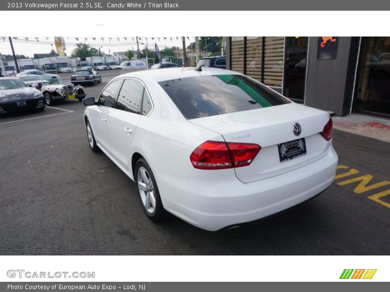 Candy White / Titan Black 2013 Volkswagen Passat 2.5L SE