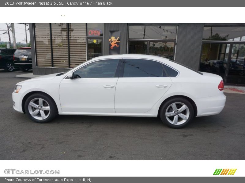 Candy White / Titan Black 2013 Volkswagen Passat 2.5L SE