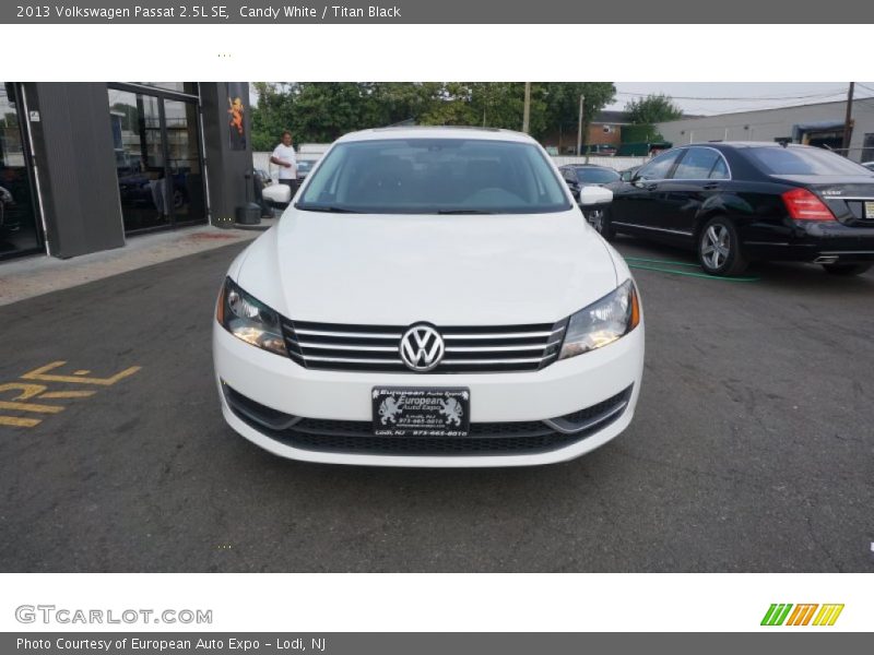 Candy White / Titan Black 2013 Volkswagen Passat 2.5L SE