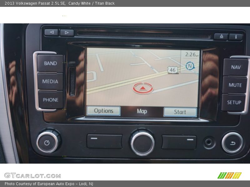 Candy White / Titan Black 2013 Volkswagen Passat 2.5L SE