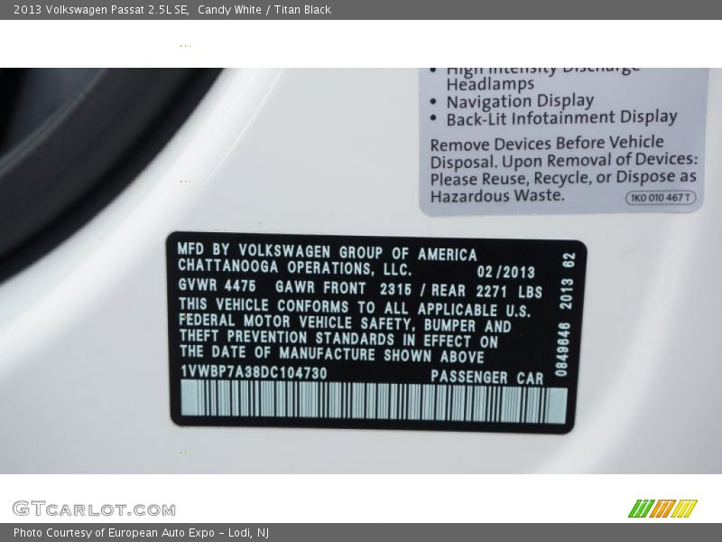 Candy White / Titan Black 2013 Volkswagen Passat 2.5L SE