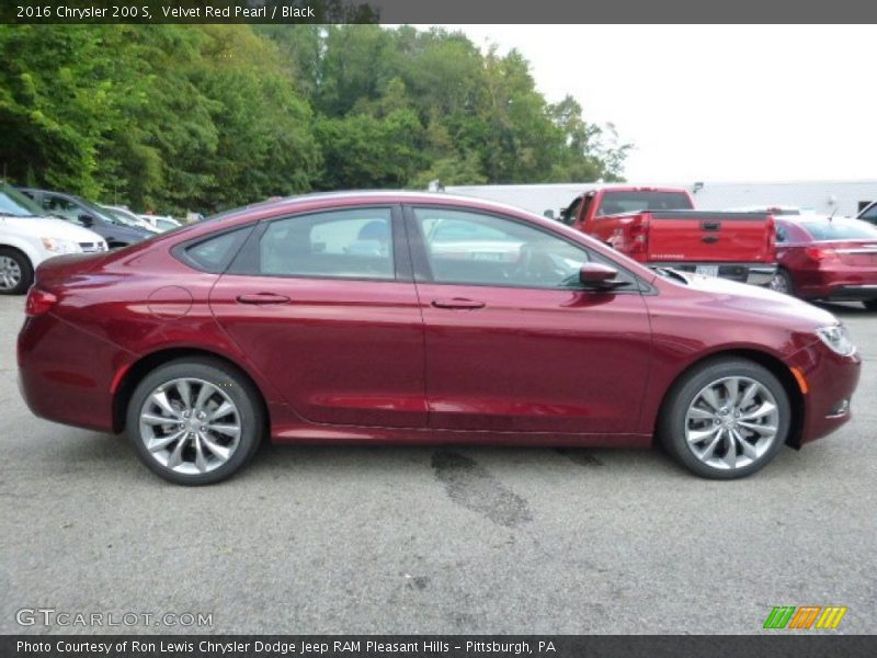 Velvet Red Pearl / Black 2016 Chrysler 200 S