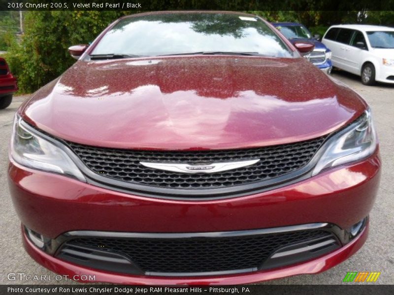 Velvet Red Pearl / Black 2016 Chrysler 200 S