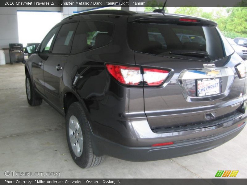 Tungsten Metallic / Dark Titanium/Light Titanium 2016 Chevrolet Traverse LS