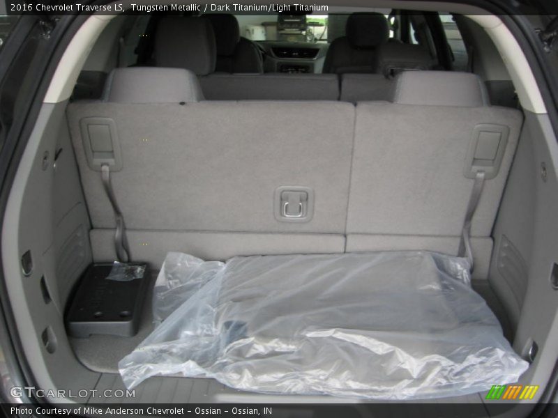 Tungsten Metallic / Dark Titanium/Light Titanium 2016 Chevrolet Traverse LS