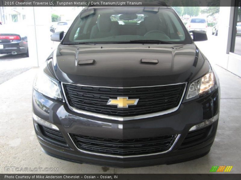 Tungsten Metallic / Dark Titanium/Light Titanium 2016 Chevrolet Traverse LS