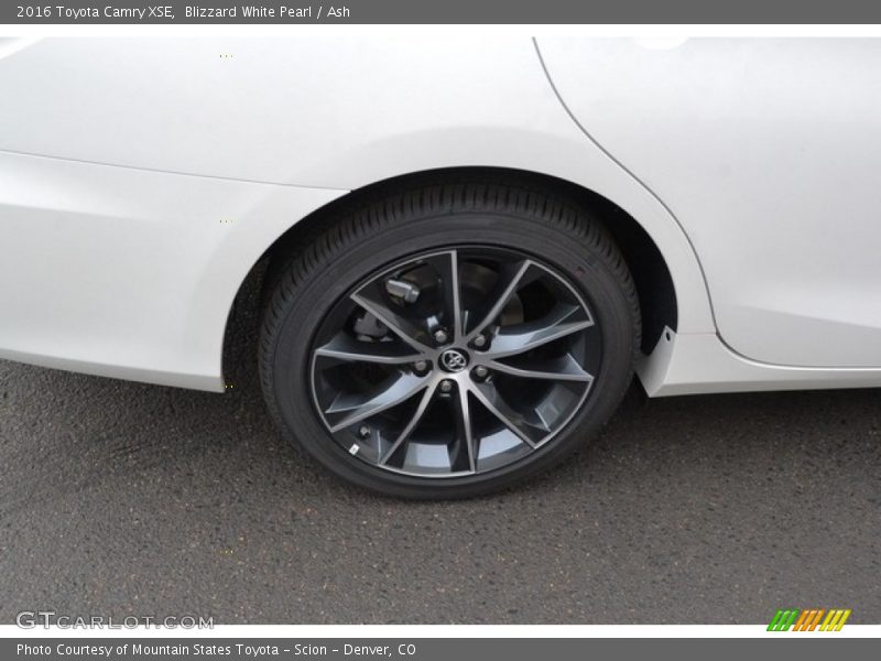 Blizzard White Pearl / Ash 2016 Toyota Camry XSE