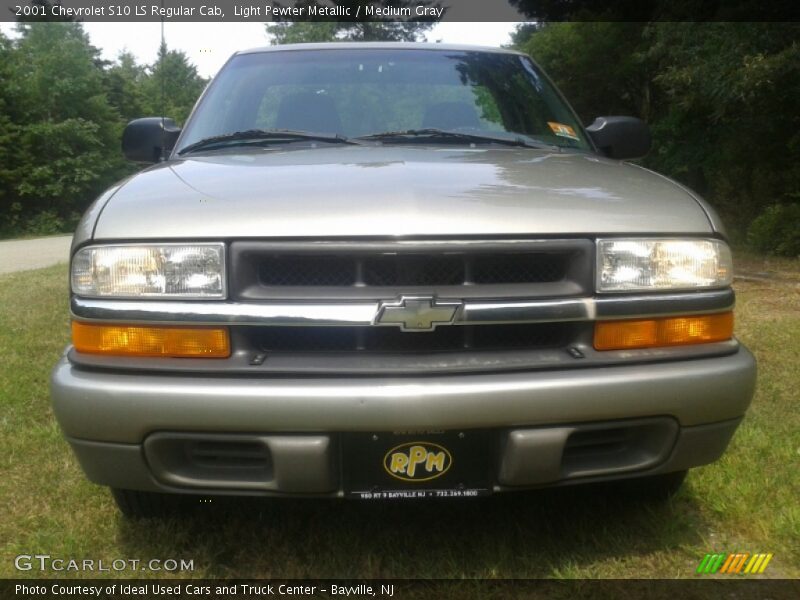 Light Pewter Metallic / Medium Gray 2001 Chevrolet S10 LS Regular Cab