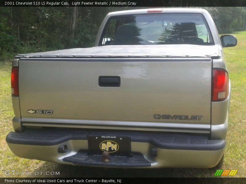 Light Pewter Metallic / Medium Gray 2001 Chevrolet S10 LS Regular Cab