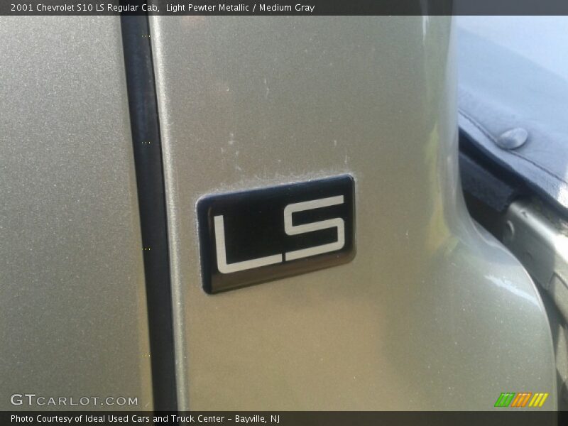 Light Pewter Metallic / Medium Gray 2001 Chevrolet S10 LS Regular Cab