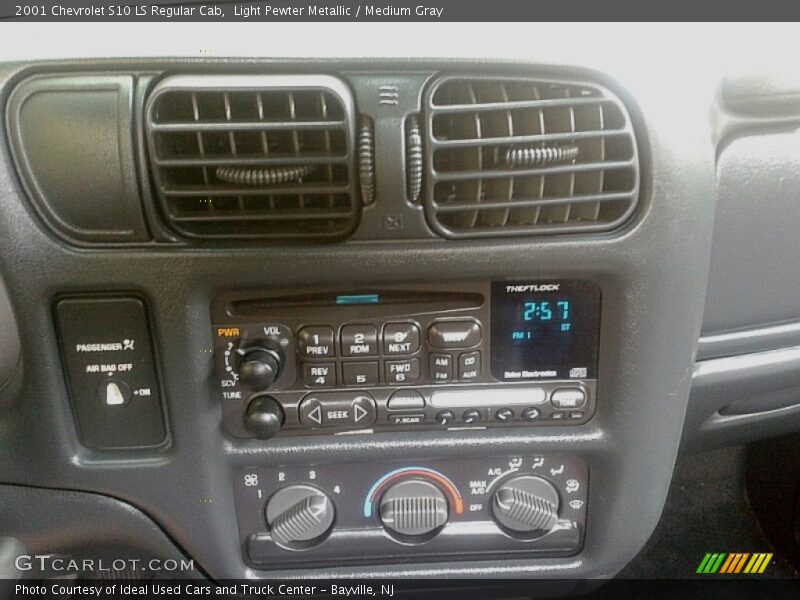 Light Pewter Metallic / Medium Gray 2001 Chevrolet S10 LS Regular Cab