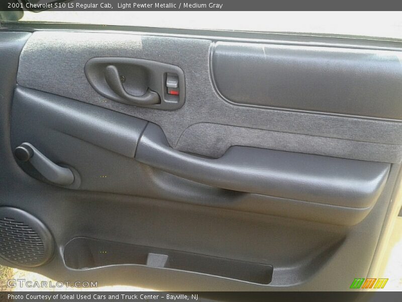 Light Pewter Metallic / Medium Gray 2001 Chevrolet S10 LS Regular Cab