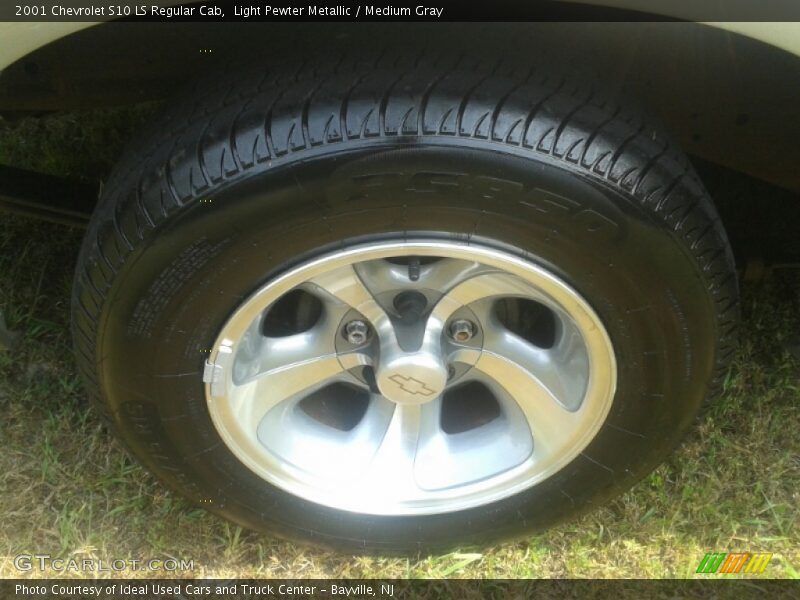 Light Pewter Metallic / Medium Gray 2001 Chevrolet S10 LS Regular Cab