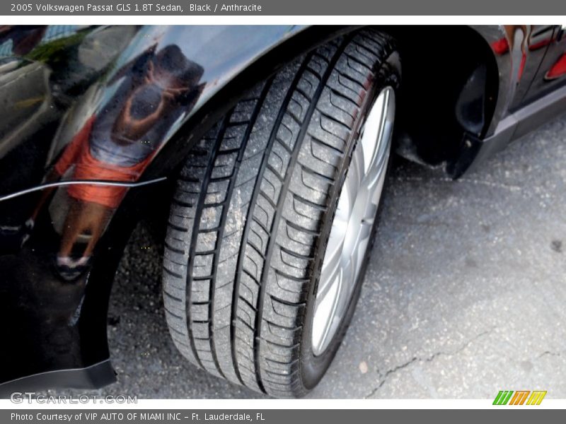 Black / Anthracite 2005 Volkswagen Passat GLS 1.8T Sedan