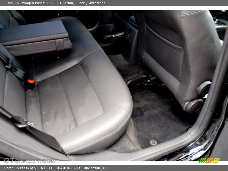 Black / Anthracite 2005 Volkswagen Passat GLS 1.8T Sedan