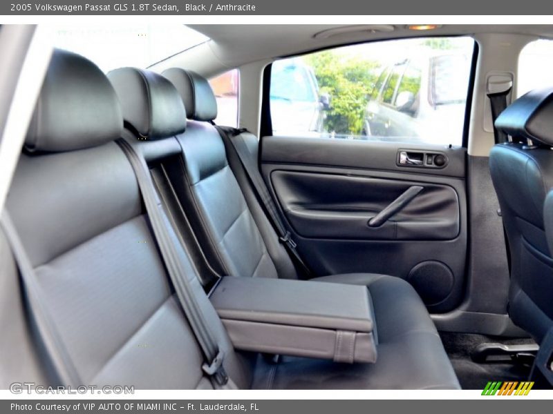 Black / Anthracite 2005 Volkswagen Passat GLS 1.8T Sedan