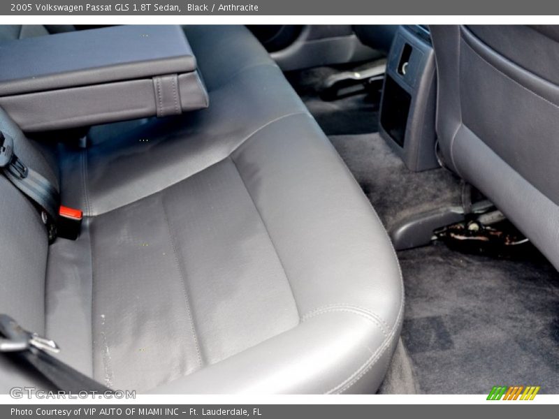 Black / Anthracite 2005 Volkswagen Passat GLS 1.8T Sedan