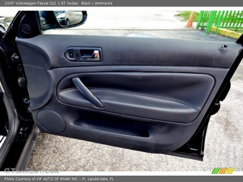 Black / Anthracite 2005 Volkswagen Passat GLS 1.8T Sedan