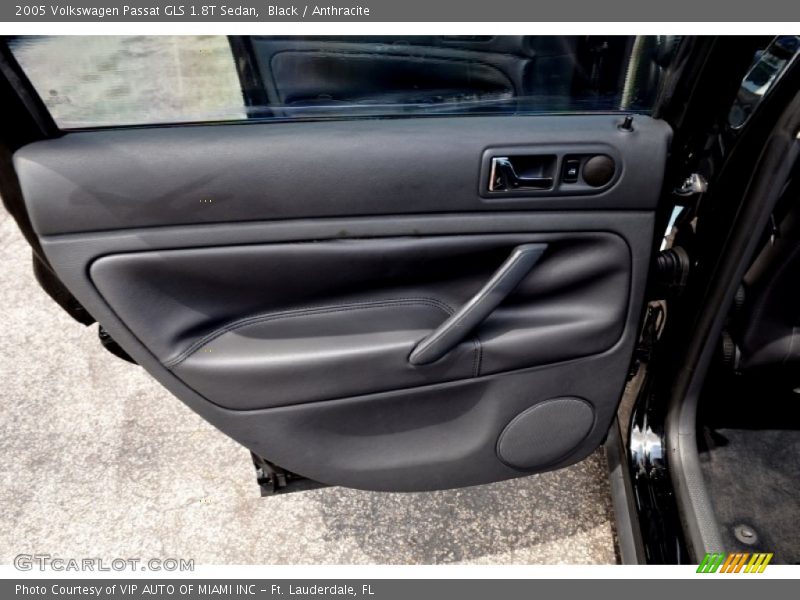 Black / Anthracite 2005 Volkswagen Passat GLS 1.8T Sedan