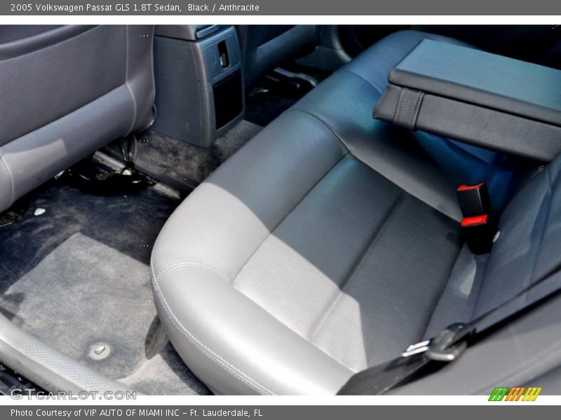Black / Anthracite 2005 Volkswagen Passat GLS 1.8T Sedan