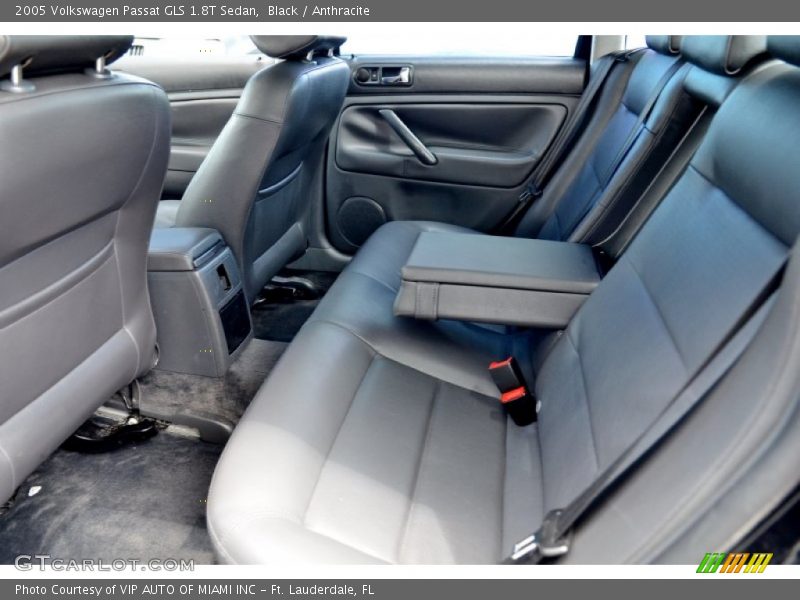 Black / Anthracite 2005 Volkswagen Passat GLS 1.8T Sedan