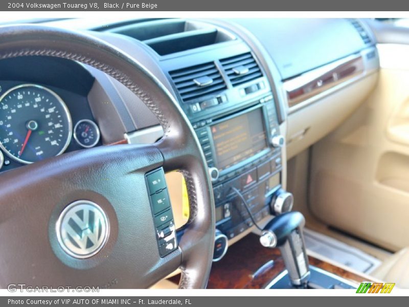 Black / Pure Beige 2004 Volkswagen Touareg V8