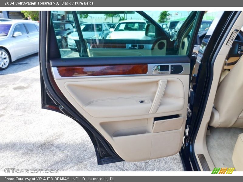 Black / Pure Beige 2004 Volkswagen Touareg V8