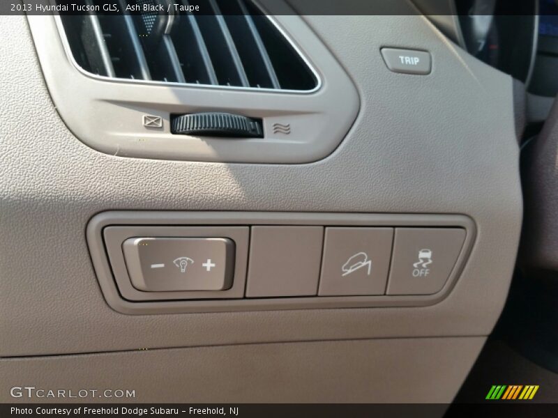 Ash Black / Taupe 2013 Hyundai Tucson GLS