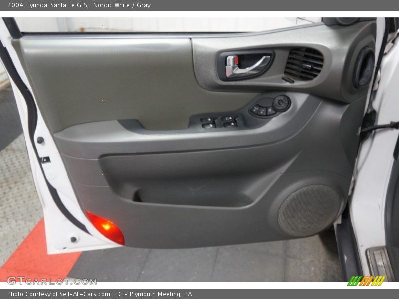 Nordic White / Gray 2004 Hyundai Santa Fe GLS