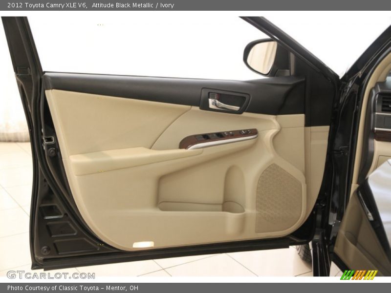Attitude Black Metallic / Ivory 2012 Toyota Camry XLE V6