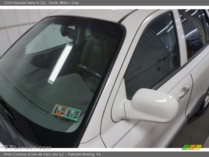 Nordic White / Gray 2004 Hyundai Santa Fe GLS