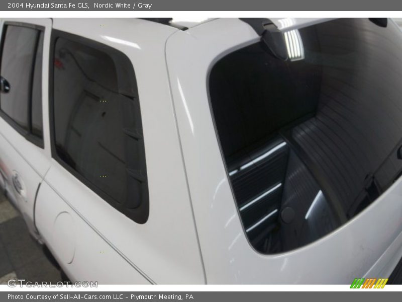 Nordic White / Gray 2004 Hyundai Santa Fe GLS