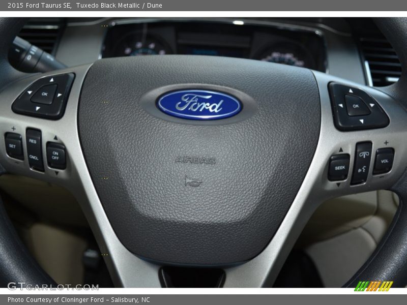 Tuxedo Black Metallic / Dune 2015 Ford Taurus SE