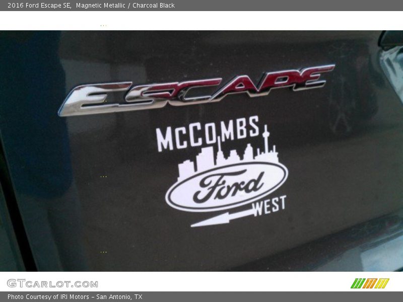 Magnetic Metallic / Charcoal Black 2016 Ford Escape SE