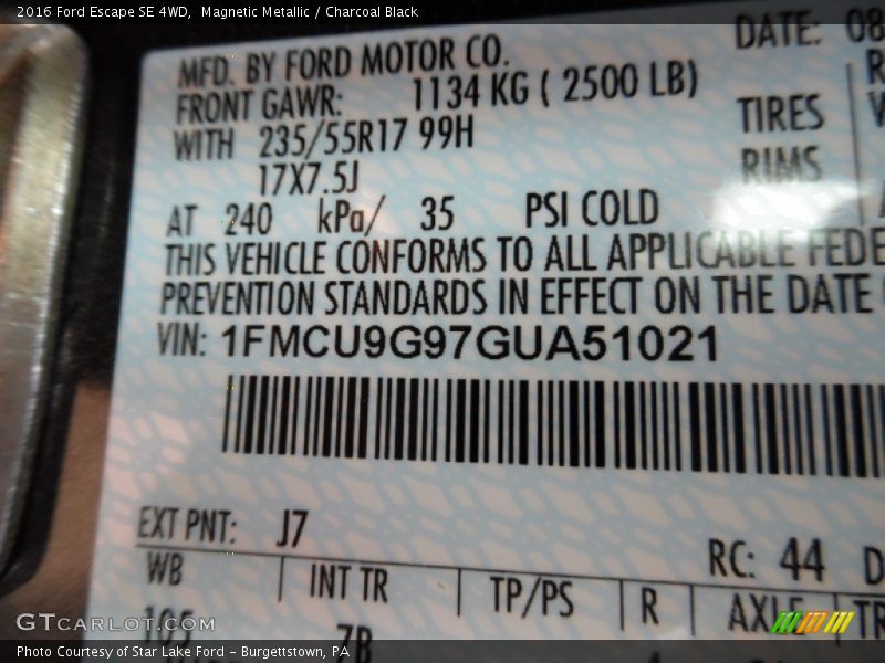 Magnetic Metallic / Charcoal Black 2016 Ford Escape SE 4WD