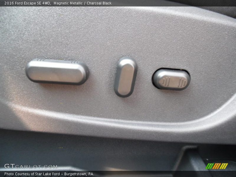 Magnetic Metallic / Charcoal Black 2016 Ford Escape SE 4WD