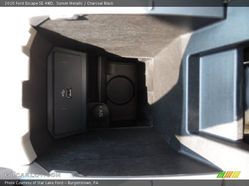 Sunset Metallic / Charcoal Black 2016 Ford Escape SE 4WD