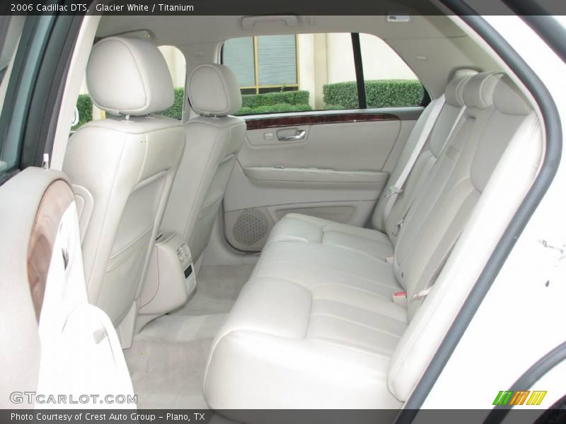 Glacier White / Titanium 2006 Cadillac DTS