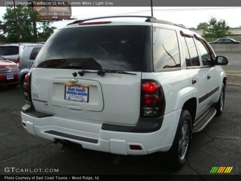 Summit White / Light Gray 2005 Chevrolet TrailBlazer LS 4x4