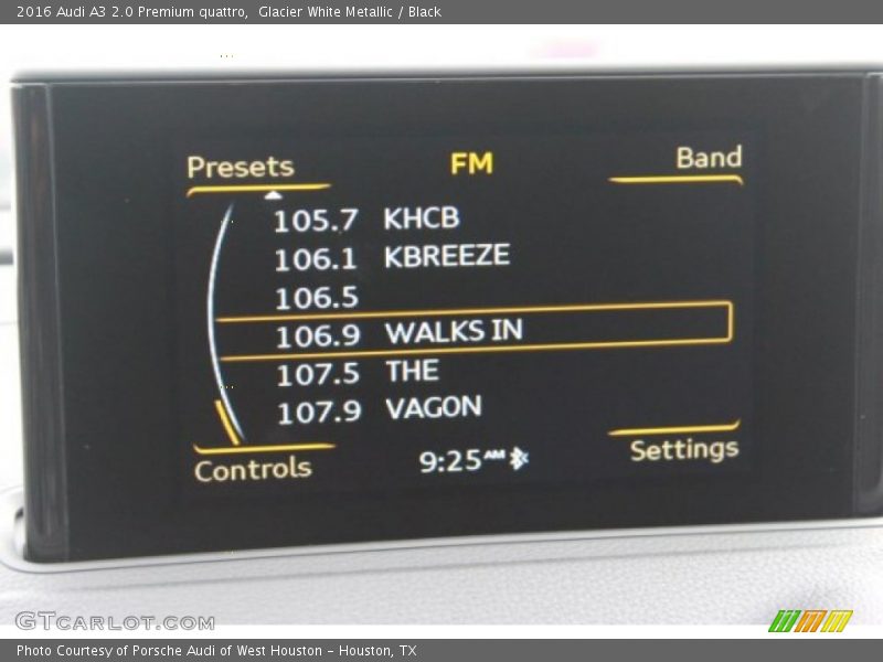 Glacier White Metallic / Black 2016 Audi A3 2.0 Premium quattro