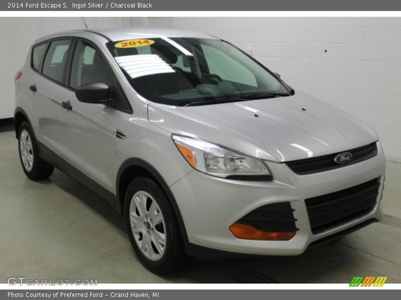 Ingot Silver / Charcoal Black 2014 Ford Escape S