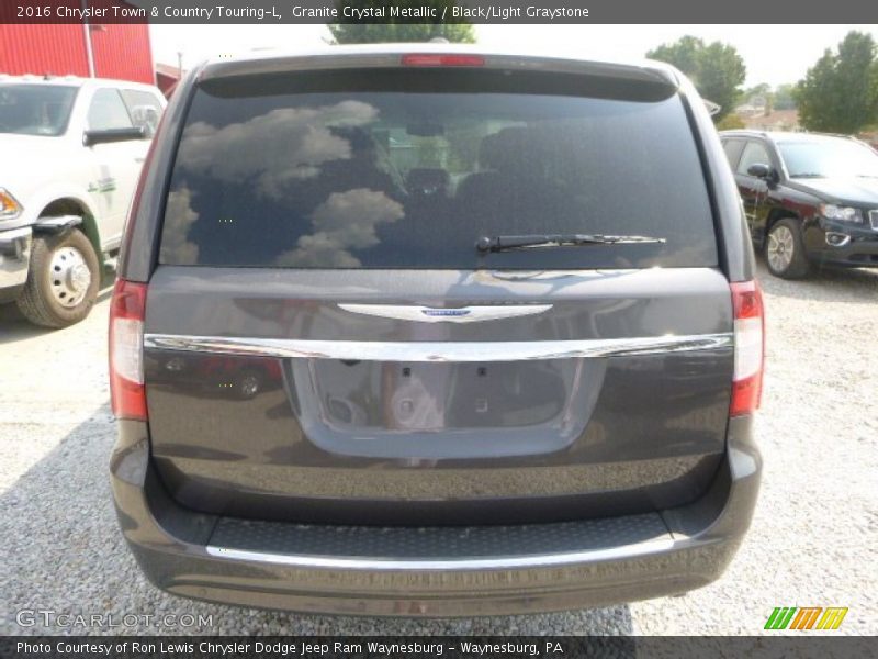 Granite Crystal Metallic / Black/Light Graystone 2016 Chrysler Town & Country Touring-L