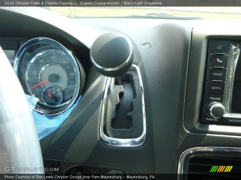 Granite Crystal Metallic / Black/Light Graystone 2016 Chrysler Town & Country Touring-L