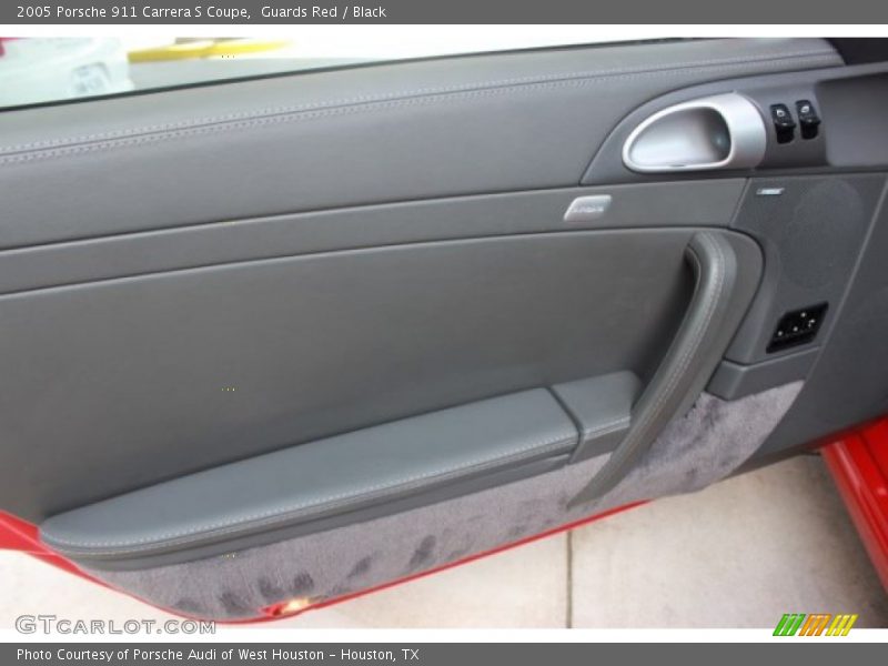 Door Panel of 2005 911 Carrera S Coupe