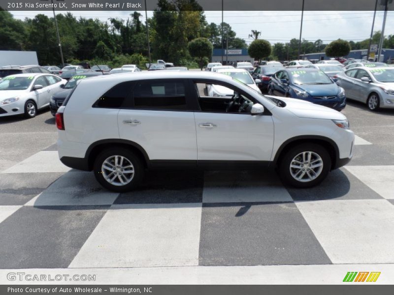 Snow White Pearl / Black 2015 Kia Sorento LX