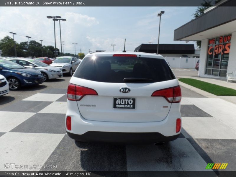 Snow White Pearl / Black 2015 Kia Sorento LX