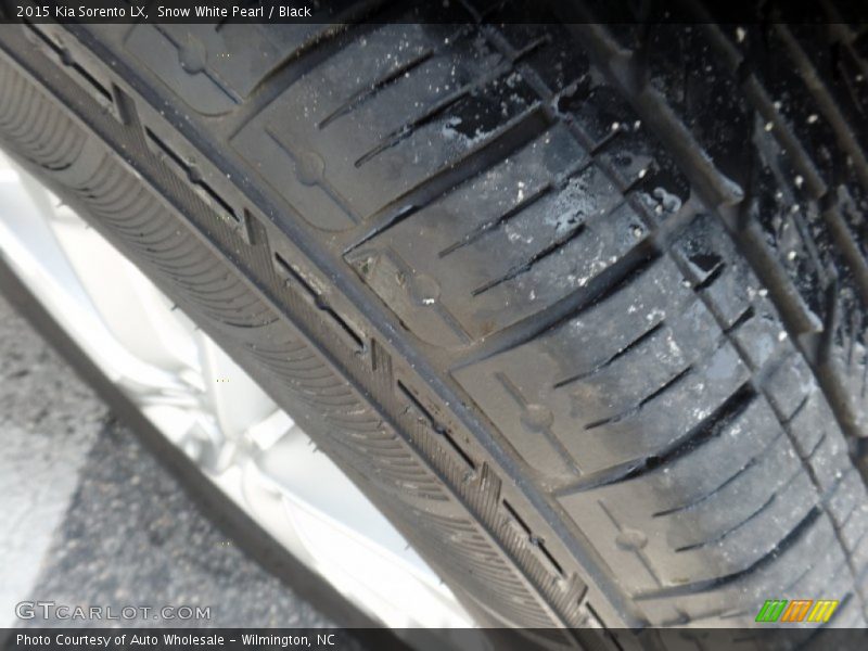 Snow White Pearl / Black 2015 Kia Sorento LX
