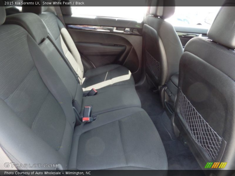 Snow White Pearl / Black 2015 Kia Sorento LX